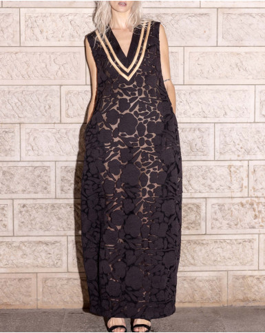 BLACK FLORAL APPLIQUÉ LONG DRESS